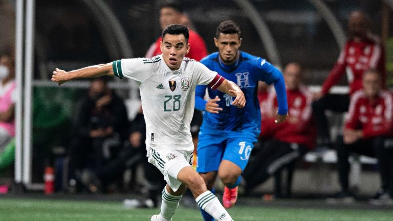 Carlos Rodríguez durante un partido con México