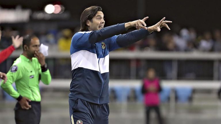 Santiago Solari en un partido con América