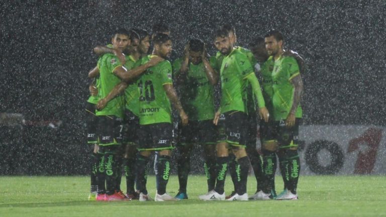 Jugadores de Juárez previo al partido