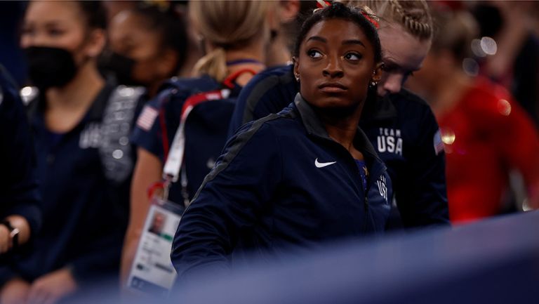  Simone Biles durante una competencia en Tokio 2020