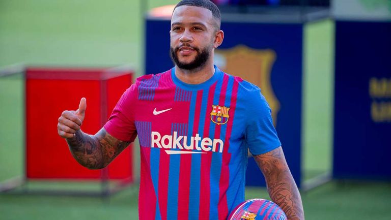 Depay en su presentación con el Barcelona