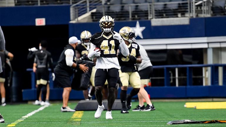 La práctica de los Saints en el estadio de Cowboys