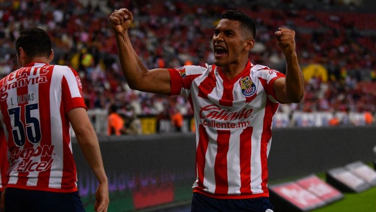 Tiba Sepúlveda previo a un partido de Chivas