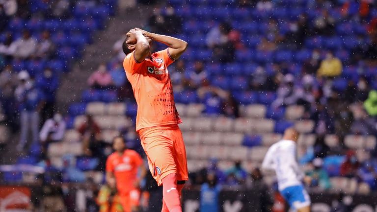 Yoshimar Yotún en empate ante Puebla