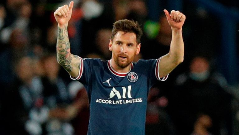 Messi festeja su anotación con el PSG