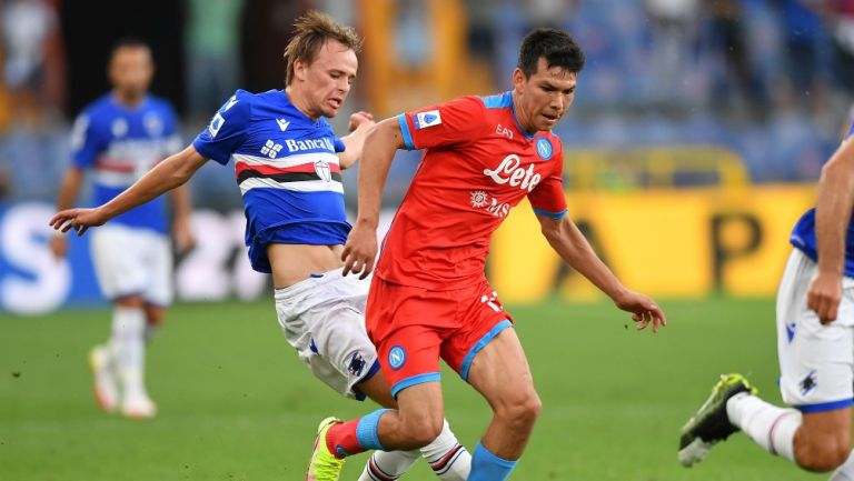 Chucky Lozano durante un partido con Napoli