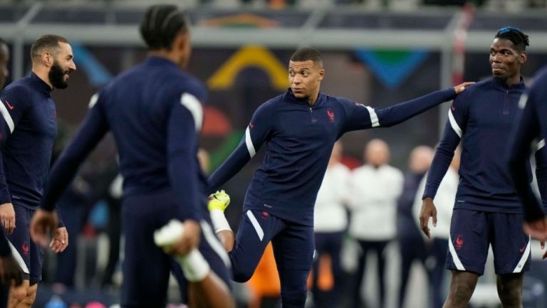 Benzema, Mbappé y Pogba en un entrenamiento de Francia