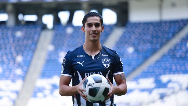 Erick Aguirre en su presentación con Rayados