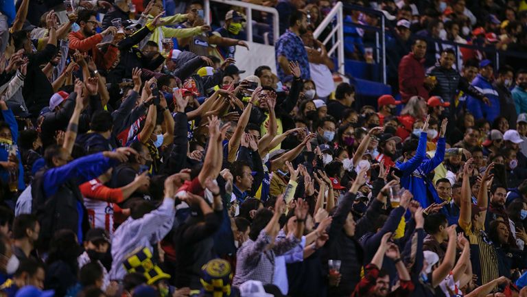 Aficionados en el San Luis vs América