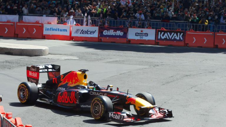 Checo Pérez en el Red Bull Show Run CDMX 2021