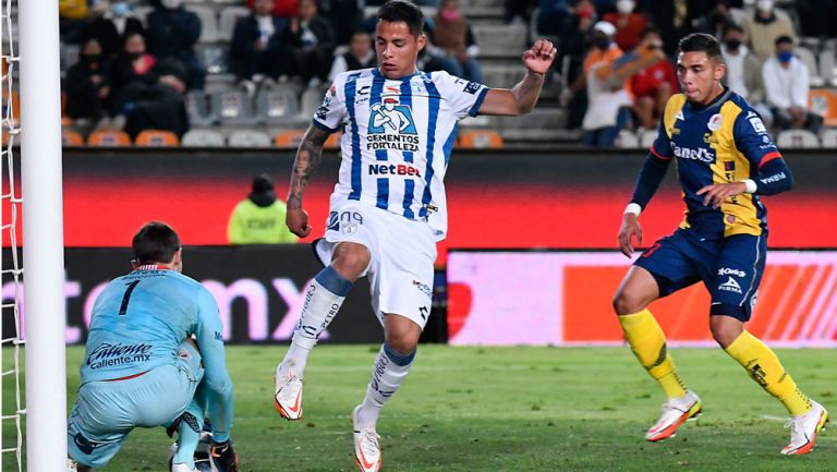 Barovero, figura ante Pachuca