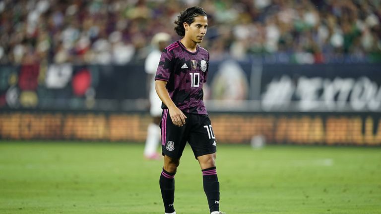 Diego Lainez en partido con Selección Mexicana 