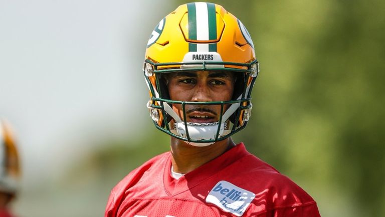 Jordan Love durante entrenamiento con los Packers de Green Bay