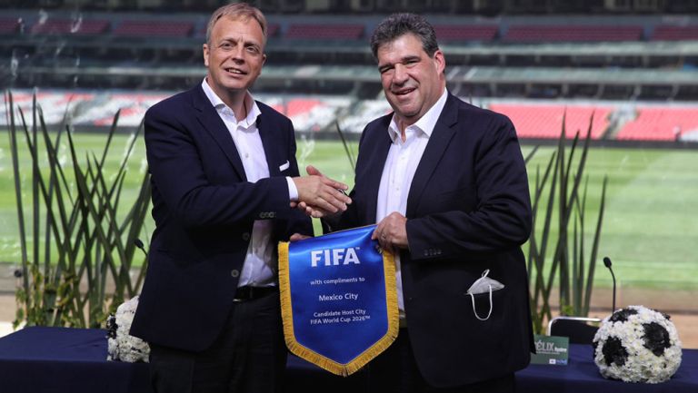 Colin Smith y Félix Aguirre en el Estadio Azteca 