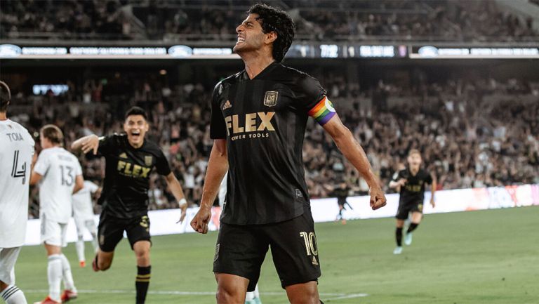 Carlos Vela festeja gol con LAFC 