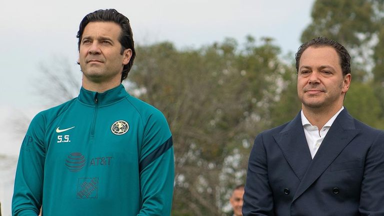 Santiago Solari y Santiago Baños en la foto oficial del América 