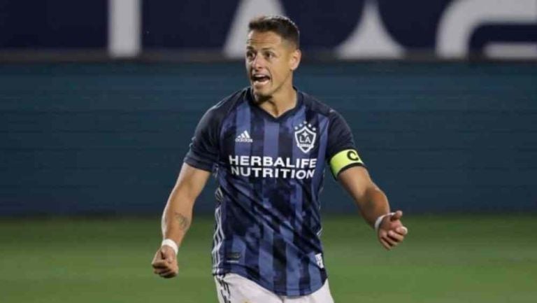 Chicharito en un juego con Galaxy 