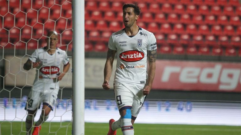 Gonzalo Sosa festeja un gol con Deportes Melipilla