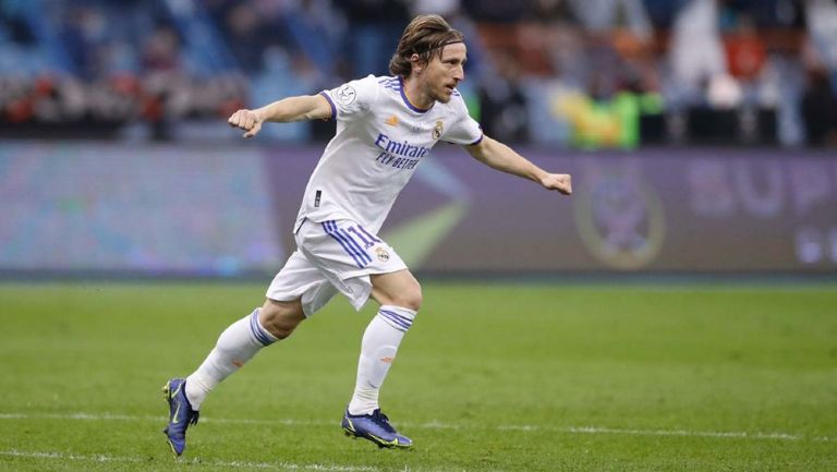 Luka Modric festejando gol con el Real Madrid en la Supercopa