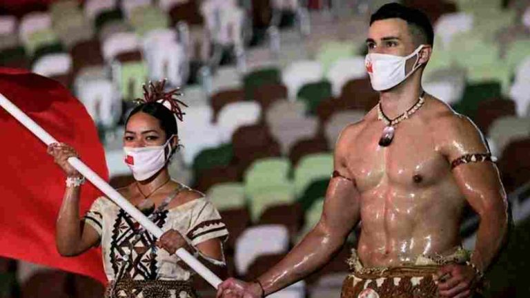 Pita Taufatofua, abanderado de Tonga en los JJOO