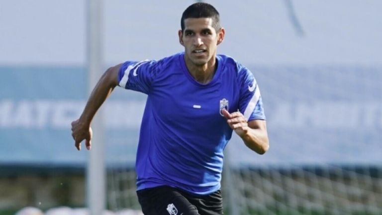 Luis Abram durante un entrenamiento con el Granada