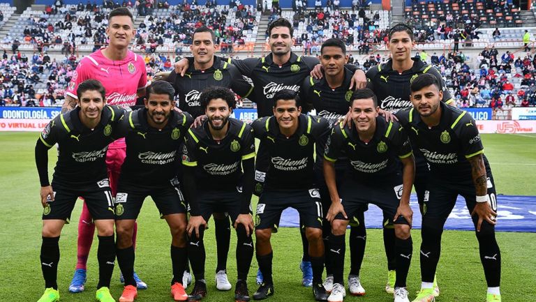 Jugadores de Chivas previo al partido vs Pachuca