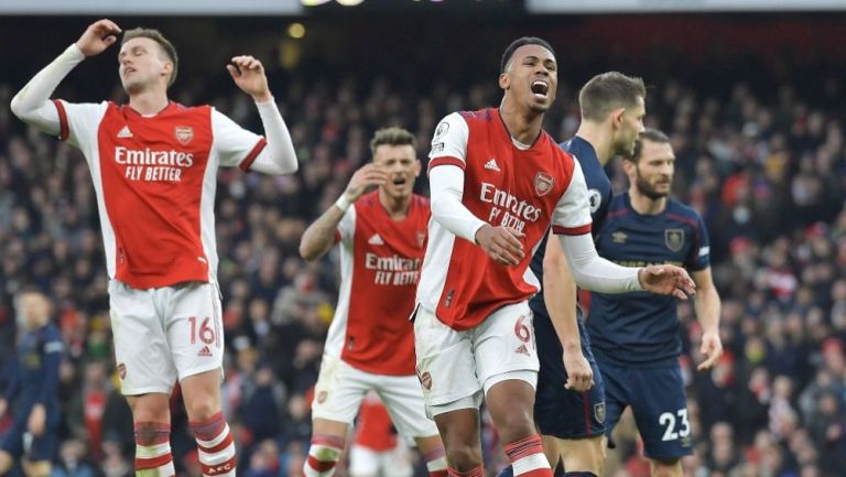 Jugadores del Arsenal en el duelo ante el Burnley