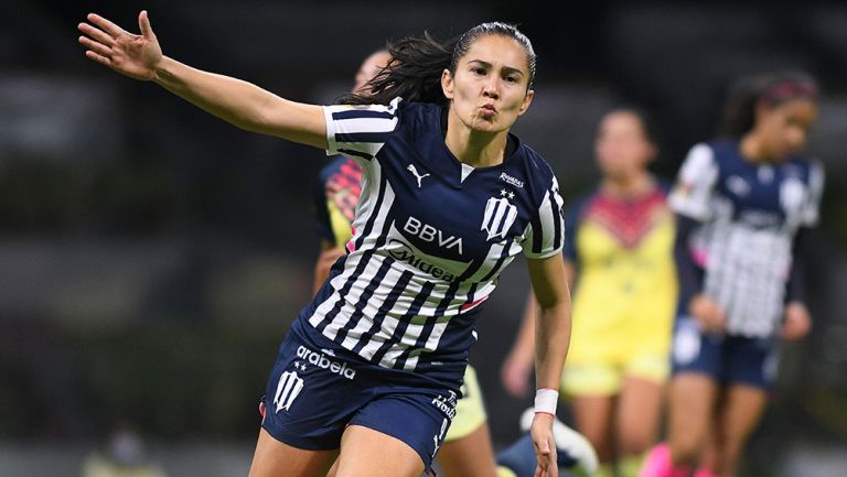 Desirée Monsiváis celebra su gol contra América