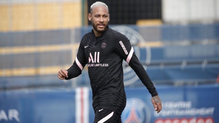 Neymar Jr. en un entrenamiento con el PSG