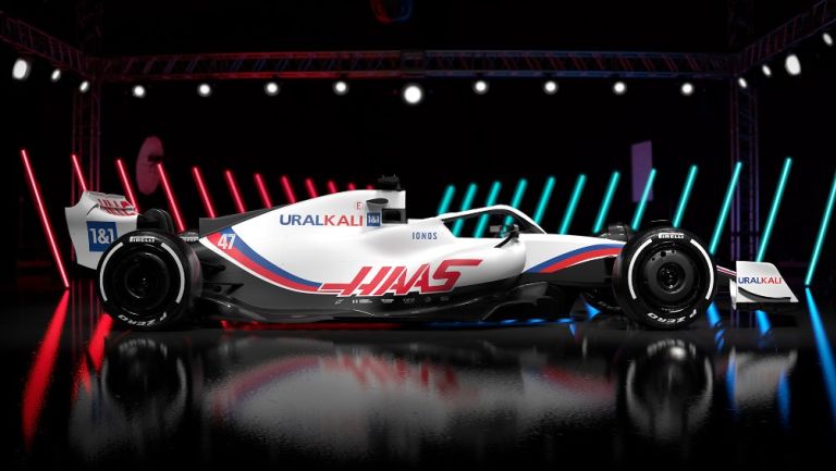 Haas presenta nuevo auto 