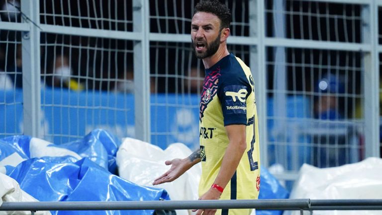 Miguel Layún molesto por la expulsión ante Atlético San Luis