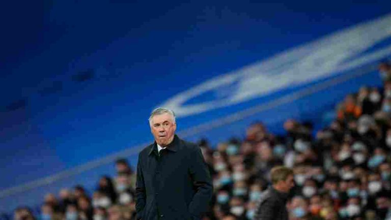 Carlo Ancelotti durante el partido del Real Madrid vs Granada 