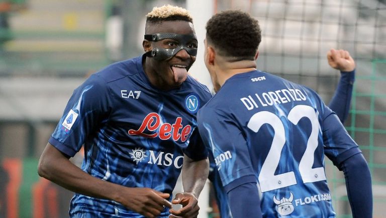 Victor Osimhen festejando gol con el Napoli ante Venecia