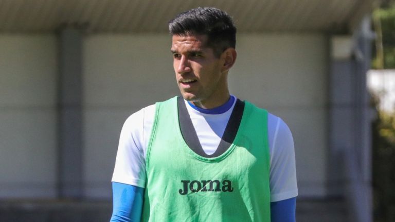 Luis Abram durante un entrenamiento con Cruz Azul