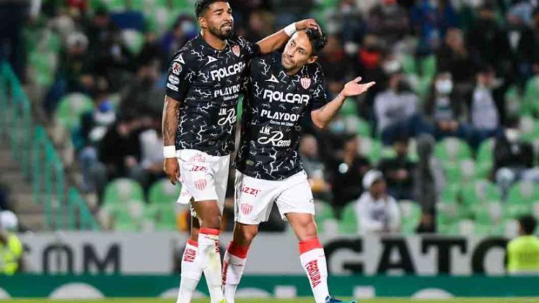 Jorge Valdivia, en un partido con el Necaxa