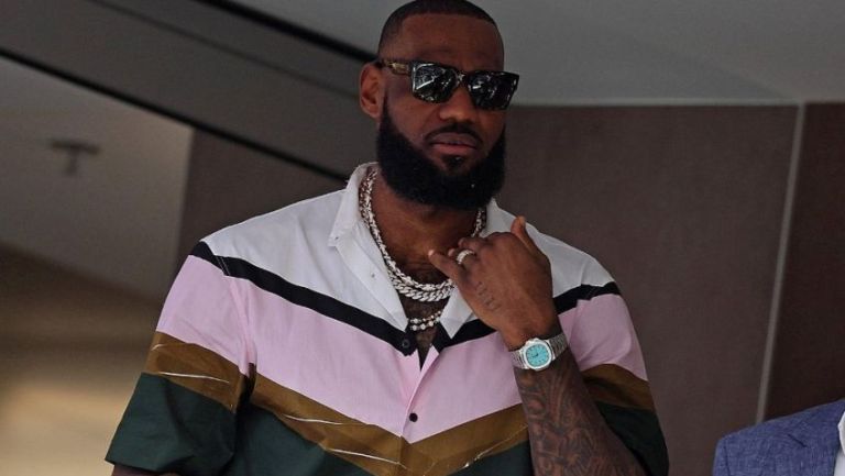 LeBron asistió al Super Bowl LVI