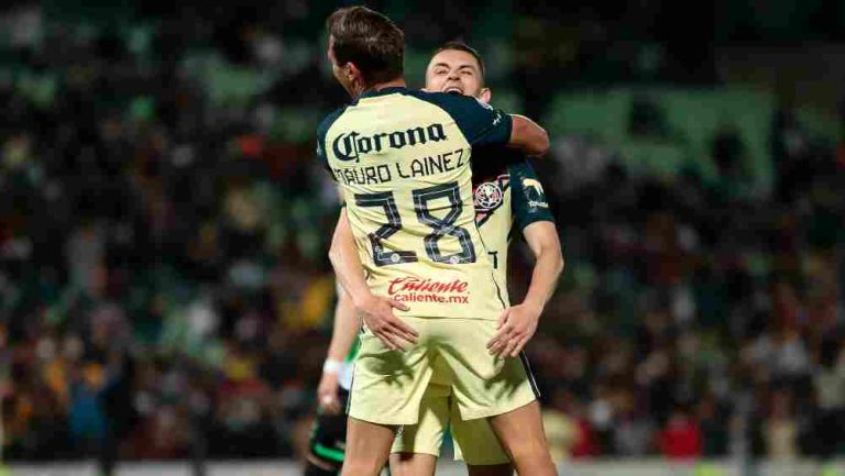 Lainez y Fidalgo celebrando un gol ante Santos 