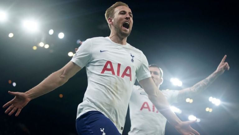 Harry Kane en festejo con Tottenham