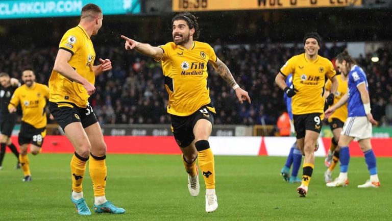 Raúl Neves celebrando anotación contra el Leicester City