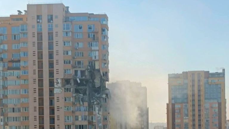 Edificio impactado por misil