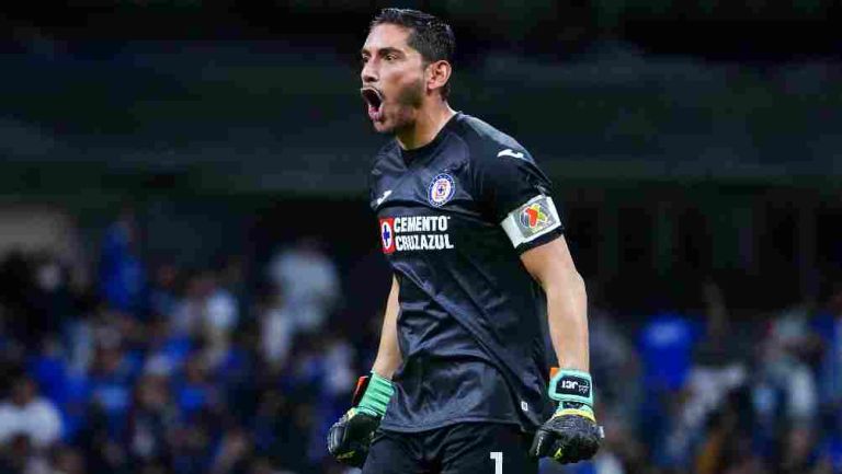 José de Jesús Corona jugando con Cruz Azul