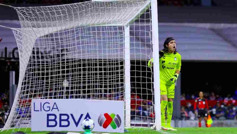 Carlos Acevedo en el partido vs Cruz Azul