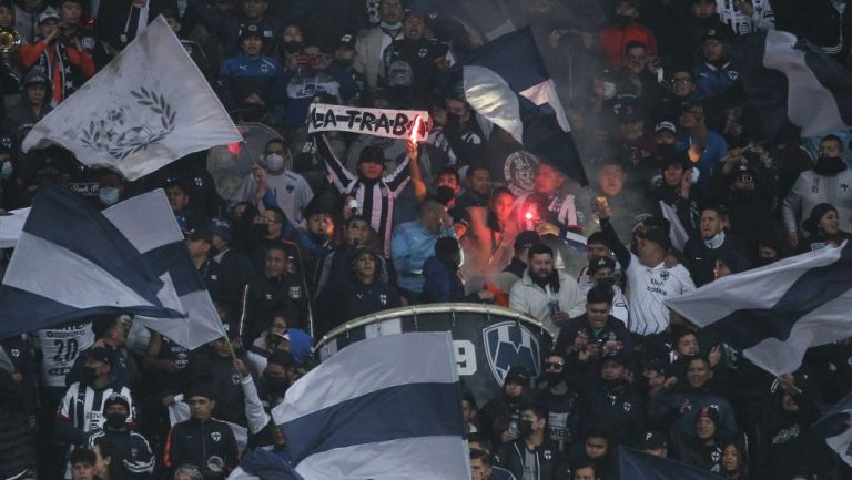 Rayados: Afición continuó con protestas a pesar de la salida del Vasco Aguirre