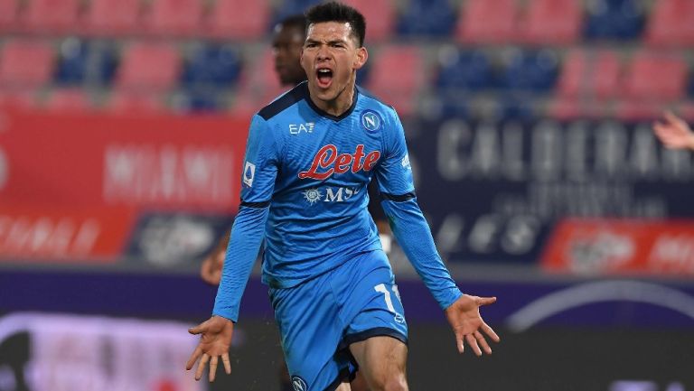 Hirving 'Chucky' Lozano festejando gol con el Napoli en la Serie A