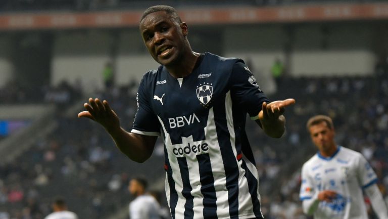 Joel Campbell en un partido de Rayados