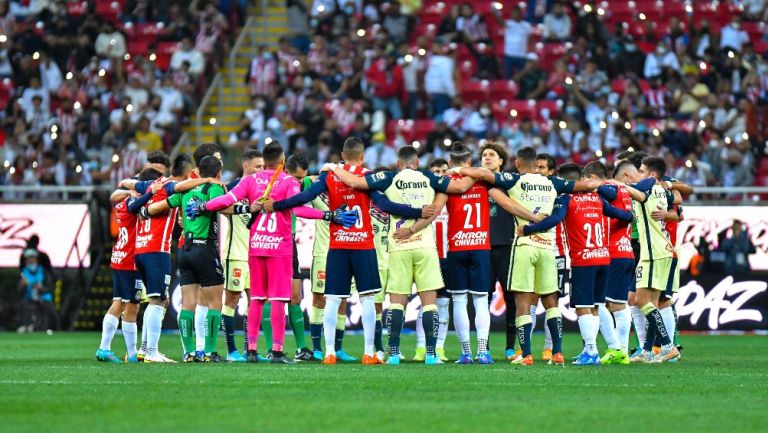 Jugadores se reúnen al minuto 62 para enviar un mensaje a la afición