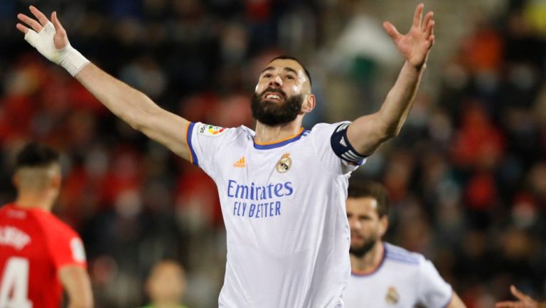 Karim Benzema celebrando una anotación con Real Madrid