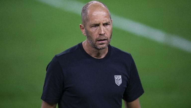 Gregg Berhalter dirigiendo a la Selección de los Estados Unidos