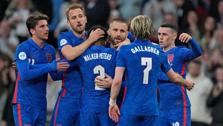 Inglaterra celebrando el gol de la victoria 