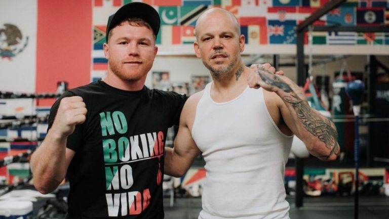 Saúl Álvarez junto a Residente en el gimnasio del 'Canelo Team'